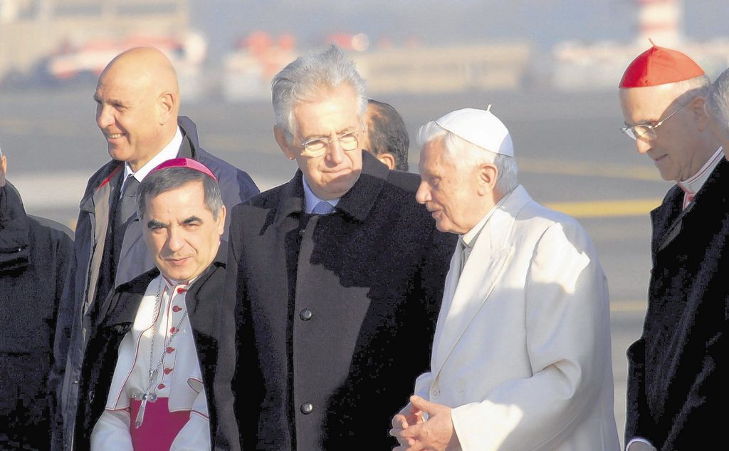 ¿Influirá el Papa Benedicto XVI en las elecciones italianas tras su dimisión? En la foto, el aún pontífice con Mario Monti.