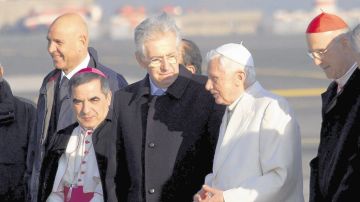 ¿Influirá el Papa Benedicto XVI en las elecciones italianas tras su dimisión? En la foto, el aún pontífice con Mario Monti.