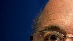 El  presidente de la FIFA, Joseph Blatter, ataca la corrupción.