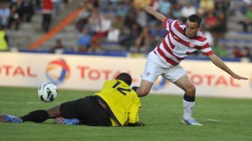 Luis Gil (d), de la selección Sub-20 de Estados Unidos, marcó un gol ante Haití en el partido inaugural de la eliminatoria de la Concacaf para el Mundial de Turquía, disputado el lunes en el Estadio Universitario de la BUAP, en Puebla, México.