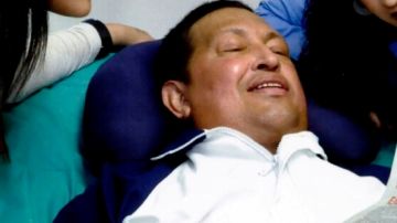 Esta es la única imagen del presidente Hugo Chávez desde su operación en diciembre pasado en Cuba.