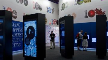 La empresa anunció que este año duplicará sus inversiones en tecnologías móviles. En la foto, una exhibición de IBM en Epcot, en Orlando, Florida.