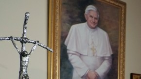 El Cardenal de Nueva York, Timothy Dolan, fue interrogado bajo juramento sobre el escándalo de sacerdotes en Milwaukee denunciados por abusar de menores.