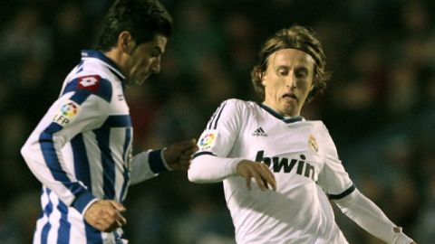 Real Madrid remontó una desventaja y sacó un triunfo 2-1 en su visita al Deportivo La Coruña