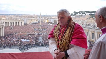 Las especulaciones en torno a la renuncia de Benedicto XVI siguen creciendo a medida que llega la fecha en que dejará el cargo. Ratzinger fue el Papa número 265 de la Iglesia Católica.