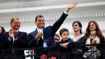 Correa accede a un nuevo periodo que finalizará en 2017.