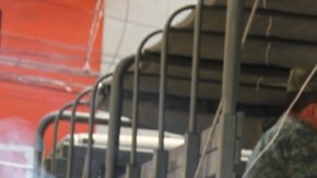 Rifles y pistolas son destruidos por el Ejército.