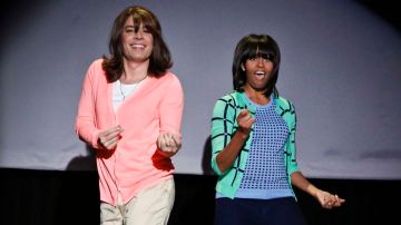 La primera dama, Michelle Obama, bromea sobre conducir "Tonight Show" durante el programa de Jimmy Fallon