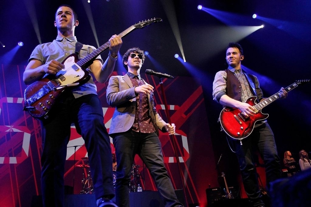 Los cantantes estadounidenses de pop, Jonas Brothers.