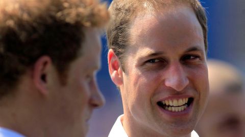 El príncipe Guillermo y su esposa esperan su primer hijo en el verano.