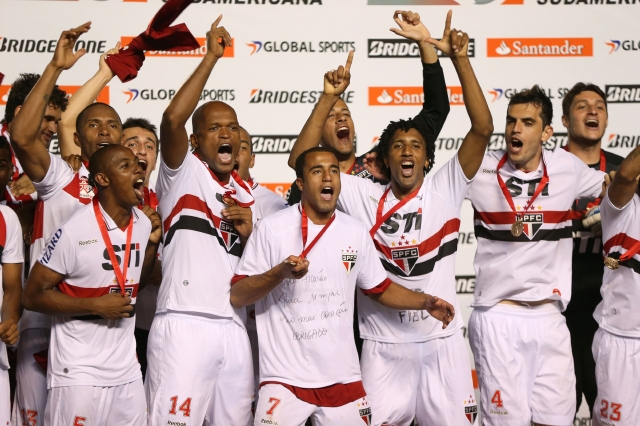 En una polémica final celebrada en diciembre, el Sao Paulo superó al Tigre de Argentina para ganar su primer título  de la Copa Sudamericana.
