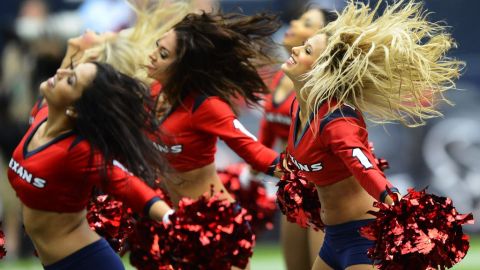 La casa de los Houston Texans, el Reliant Stadium, y sus cheerleaders aspiran a recibir nuevamente un Super Bowl.