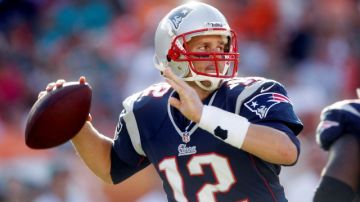 El  quarterback Tom Brady  tiene garantizado seguir con los Patriots al menos hasta el 2017.