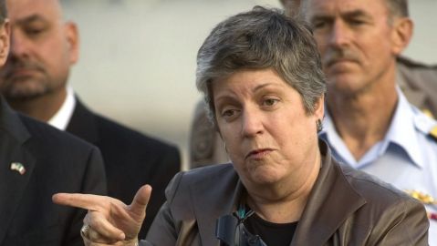 Janet Napolitano aseveró que el gobierno de Obama impulsa prioridades de “sentido común” en la aplicación de las leyes de inmigración.
