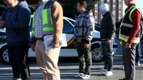 Los detenidos están acusados de asociación ilícita, amenazas, lesiones y robo con violencia e intimidación.