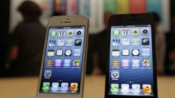 Los cargos le fueron impuestos a jugadores de dispositivos iPhones (en la foto) y iPads, entre el 2010 y el 2011.