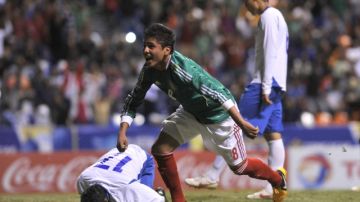 Julio Gómez de México Sub-20 festeja la anotación frente a El Salvador en su ruta camina hacia el campeonato Mundial de Turquía. Hoy el "Tri" juegan ante Jamaica.