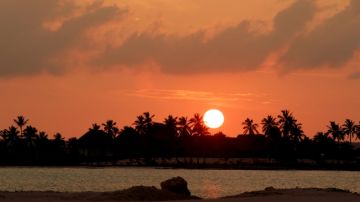 Puesta del sol Punta Cana, uno de los destinos turísticos apetecidos por propios y extraños en República Dominicana.
