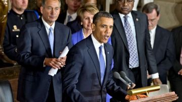 Obama y los principales líderes demócratas y republicanos en el Congreso coincidieron hoy en el Capitolio en una ceremonia en honor de la activista afroamericana Rosa Parks.