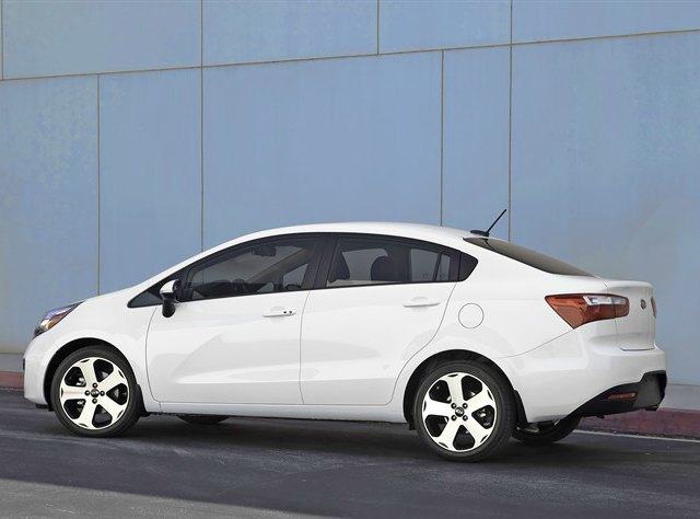  Kia Rio, estilo evocador (Fotos)