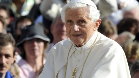 Benedicto XVI deja hoy la silla de San Pedro tras un pontificado de casi ocho años para irse a su residencia fuera del Vaticano.