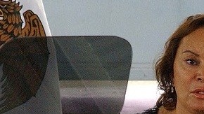 Elba Esther Gordillo ha sido una de las figuras políticas más poderosas y temidas en México que creció políticamente como militante del Partido Revolucionario Institucional (PRI), del cual fue expulsada tras apoyar la fundación de otro grupo político, Nueva Alianza.