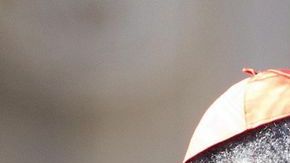 "Sede Vacante": el gobierno provisional de Iglesia reside en el cardenal camarlengo Tarcisio Bertone, en la foto con el cardenal "favorito" Peter Turkson, de Ghana.