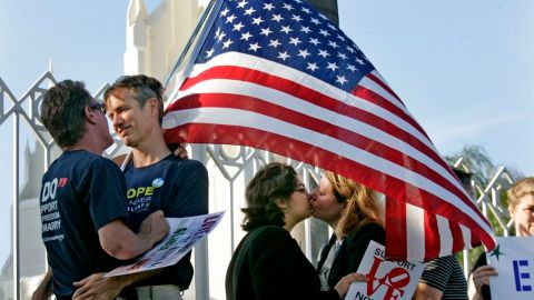 La postura del Gobierno, de ser adoptada por la Corte Suprema, podría derivar en que el matrimonio gay se legalice en otros siete estados incluyendo Nueva Jersey.