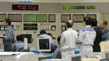 Los operarios de la planta nuclear Fukushima-DaIchi están expuestos a 4 veces más radiación que durante la crisis de hace dos años.