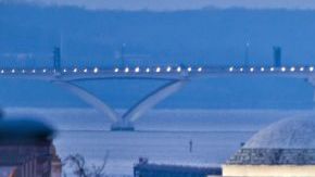 El presidente Barack Obama dijo que los recortes causarán "un efecto dominó en toda la economía" provocando la eliminación de más de 750,000 empleos. En la foto, la Casa Blanca esta mañana, luego de la entrada en vigor de los recortes.