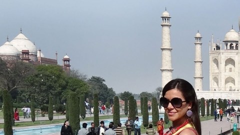 Orayen posó ante diferentes escenarios de la India