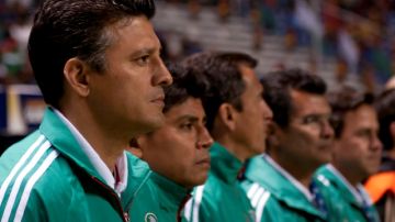 El técnico Sergio Almaguer (izq.) realizó un gran trabajo con la selección mexicana Sub-20, el que coronó con el título.