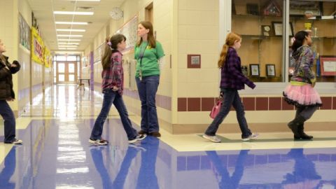 Las escuelas del estado perderían más de $42 millones, lo que redundaría en la pérdida de más de 500 puestos de trabajo entre profesores y auxiliares.