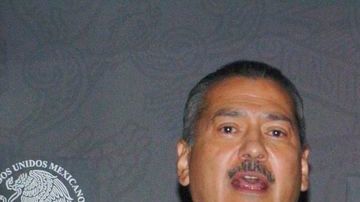 Manlio Fabio Beltrones, coordinador del PRI en la cámara de diputados y el presidente del partido, Pedro Joaquín Coldwell, pidieron respeto a los derechos humanos de Elba Esther Gordillo.