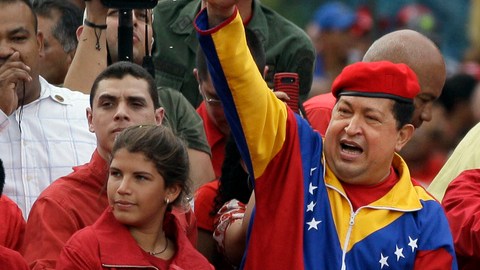 Sus partidarios lo idolatraron como un líder y casi un Dios, o al menos, una versión moderna del Libertador Simón Bolívar.