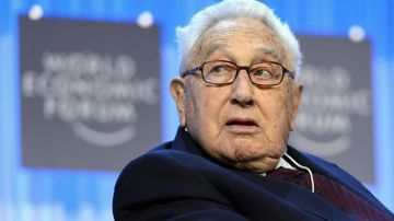 El político estadounidense y ex secretario de Estado, Henry Kissinger, fue hospitalizado hoy en NY. En la foto, Kissinger en el pasado Foro Económico Mundial de Davos.