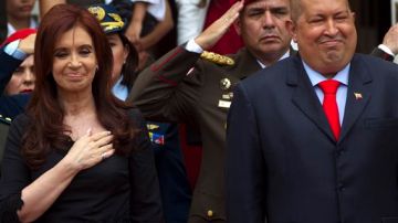 La mandataria acudirá a la ceremonia luctuosa no sólo para cumplir con un gesto político, sino también porque era amiga personal de Chávez.
