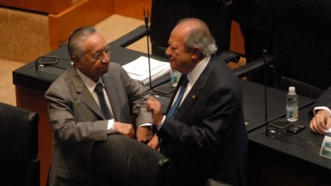 El  legislador  Carlos Romero Deschamps (de) dijo tener las manos limpias y rechazó supuestos excesos  divulgados en medios.