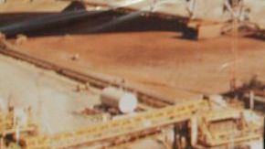 El presidente de la rusa Rosneft, Igor Ivanovich Sechin (izquierda), y el ministro venezolano de Petróleo y Minería, Rafael Ramírez (derecha),en una firma de acuerdos en Caracas (Venezuela) en el mes de enero.