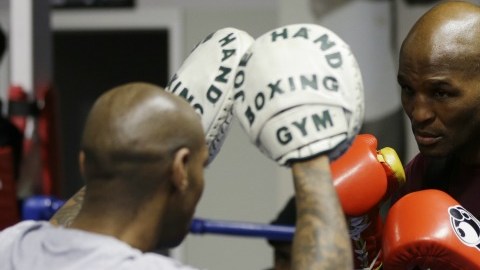 Bernard Hopkins, de 48 años, está listo para enfrentar al invicto Tavoris Cloud