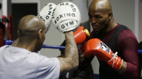 Bernard Hopkins, de 48 años, está listo para enfrentar al invicto Tavoris Cloud