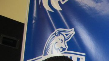 Juan Díaz (der.) con su familia al anunciar su vuelta al boxeo.