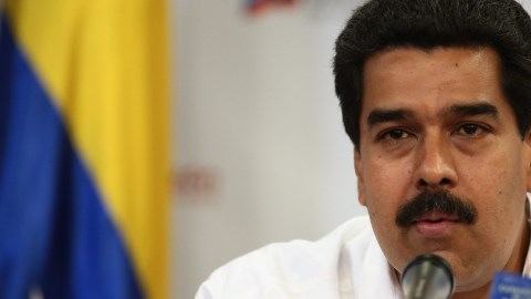 Nicolás Maduro conoció a Chávez mientras éste cumplía condena en prisión por su fallido golpe de Estado de 1992.