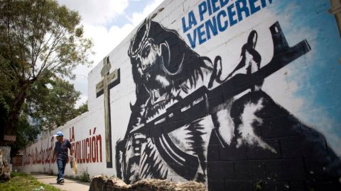 A la entrada de "La Piedrita" se ve este mensaje en defensa de la revolución.