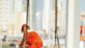 En cuanto a los sectores económicos más relevantes para los hispanos, construcción sumó 48 mil empleos.