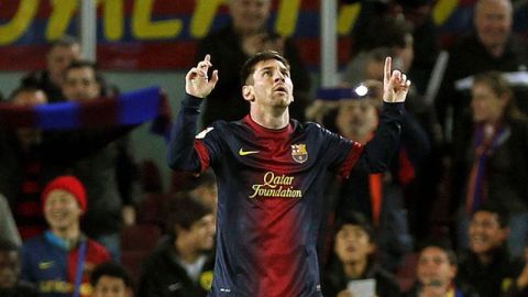 El delantero argentino del F.C. Barcelona Lionel Messi celebra el gol marcado al Deportivo de La Coruña.