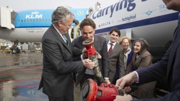 ¿Combustible con aceite usado para freír platillos cajún en Luisiana? Esto le lleva a Europa, en aviones de la empresa KLM.