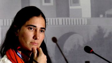 En su visita a México, la bloguera Yoani Sánchez critica libertad de prensa en Cuba