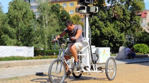 El caso se remonta al 2010. En la foto, el equipo de Google toma fotos en Bulgaria. para el servicio de mapas.