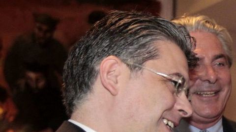 El presidente del Tribunal Superior de Justicia Electoral paraguayo, Alberto Ramírez (derecha), con el observador italiano Tommasso Caproglio.